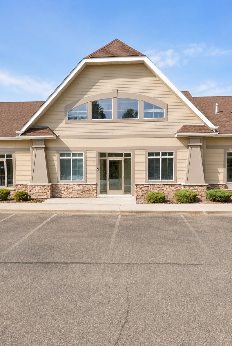 7965 Stone Creek Dr, Chanhassen, MN 55317