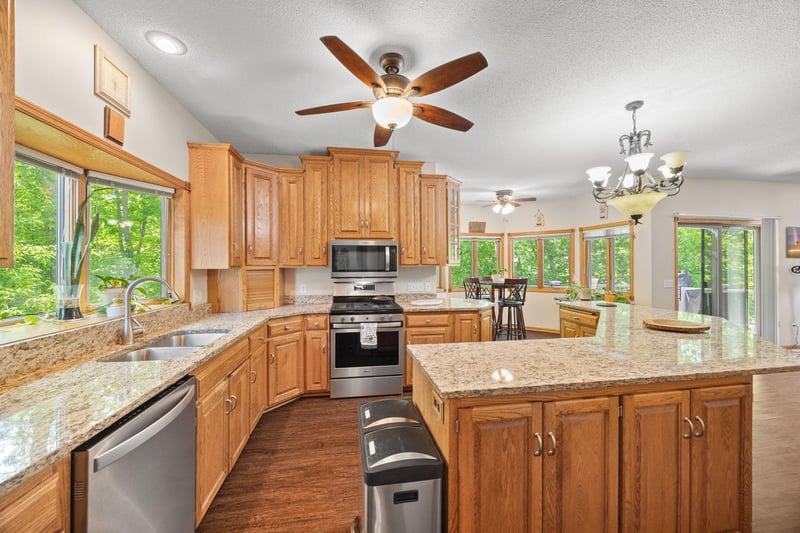 760 Colorado Ct NW, Hutchinson, MN 55350