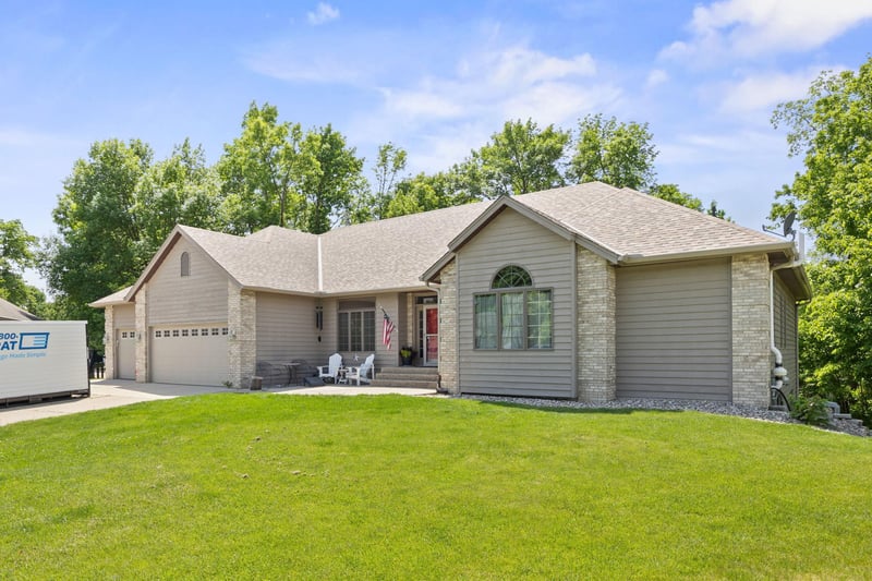 760 Colorado Ct NW, Hutchinson, MN 55350