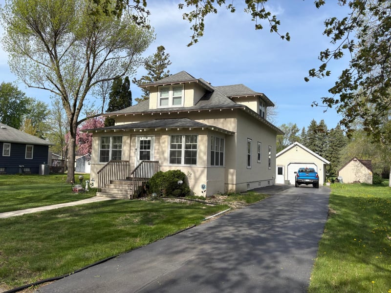 724 12th St S, Benson, MN 56215