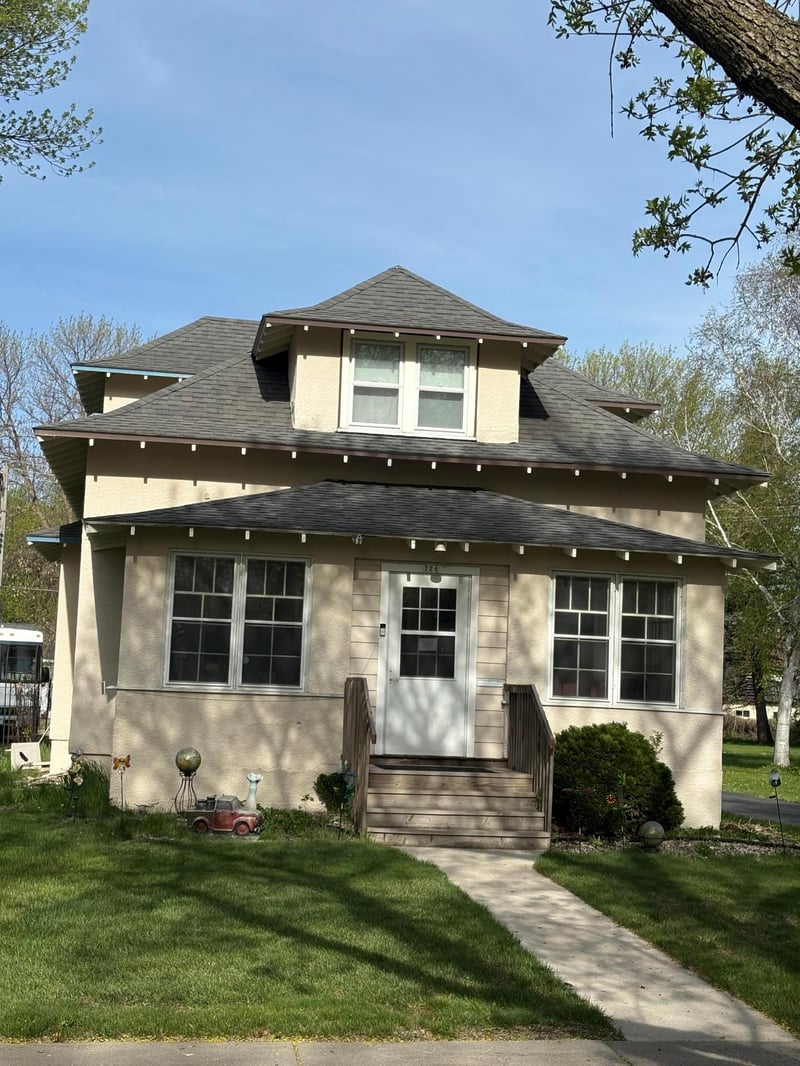724 12th St S, Benson, MN 56215