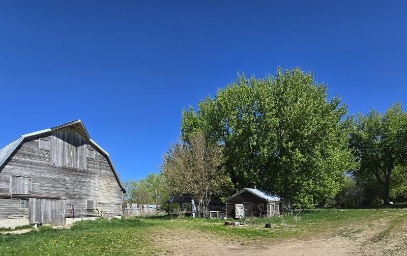 38492 470th Ave, Windom, MN 56101