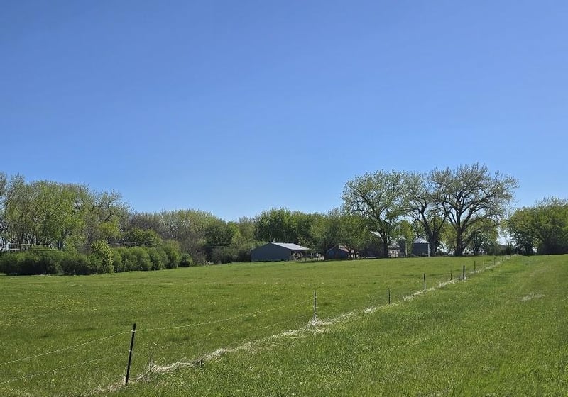 38492 470th Ave, Windom, MN 56101