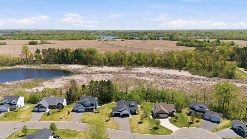 642 Alaska Pl S, Cambridge, MN 55008