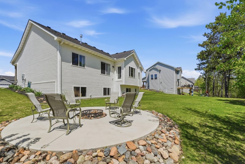 642 Alaska Pl S, Cambridge, MN 55008
