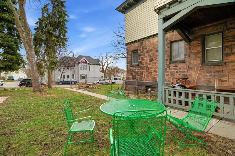 352 Bates Ave, Saint Paul, MN 55106