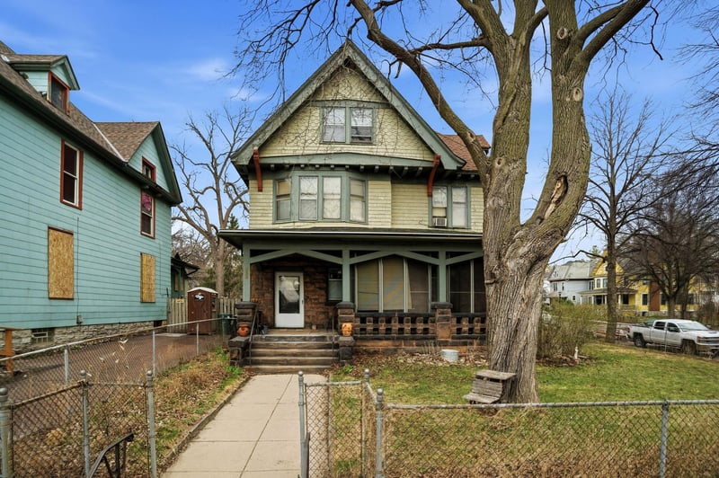 352 Bates Ave, Saint Paul, MN 55106
