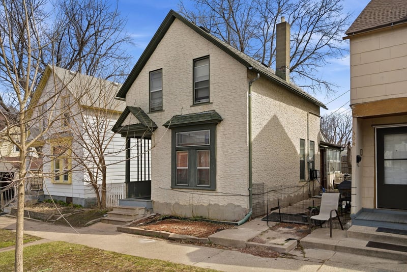 502 Bellows St, Saint Paul, MN 55107
