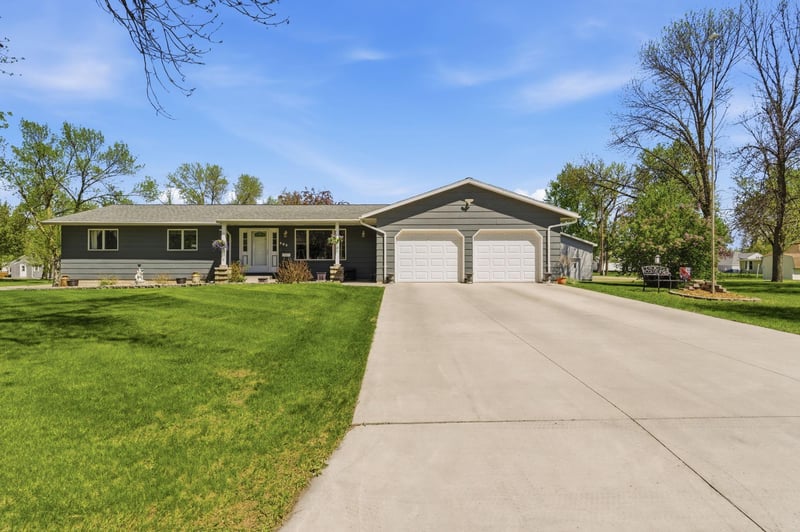 608 E Ash Ave, Olivia, MN 56277