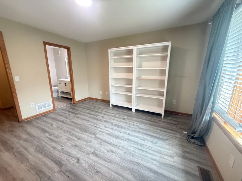 834 Wescott Sq, Eagan, MN 55123