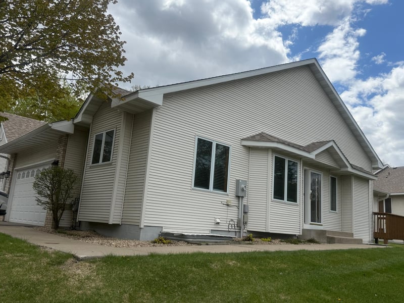 834 Wescott Sq, Eagan, MN 55123
