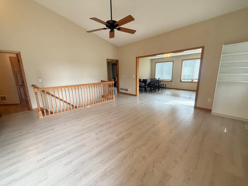 834 Wescott Sq, Eagan, MN 55123