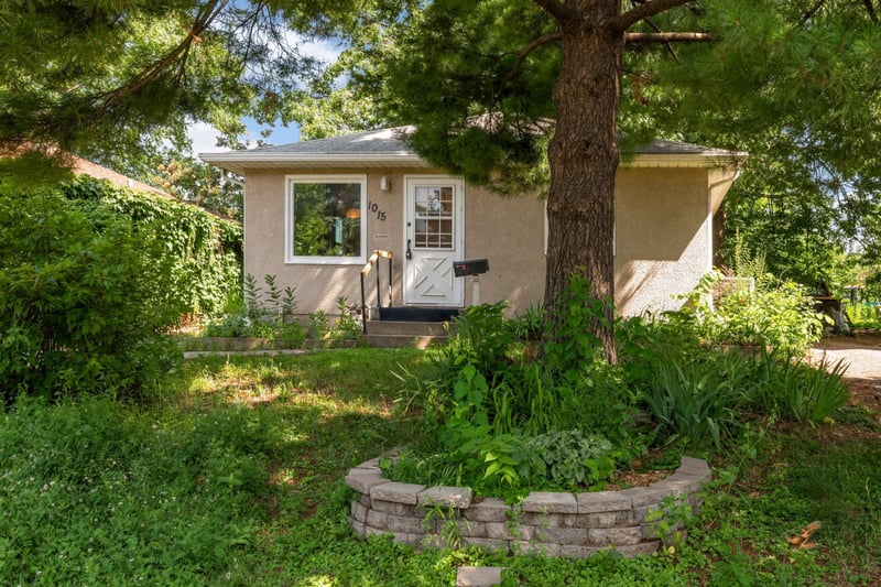 1015 Hubbard Ave, Saint Paul, MN 55104