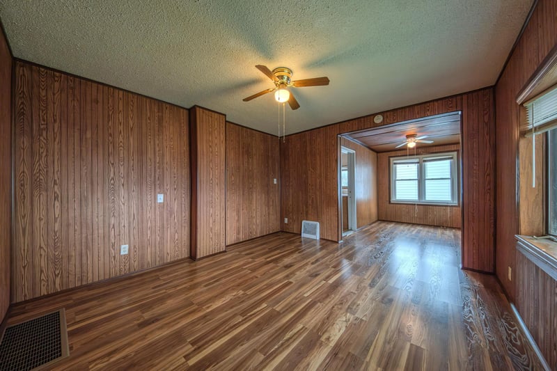 607 Charles Ave, Saint Paul, MN 55103