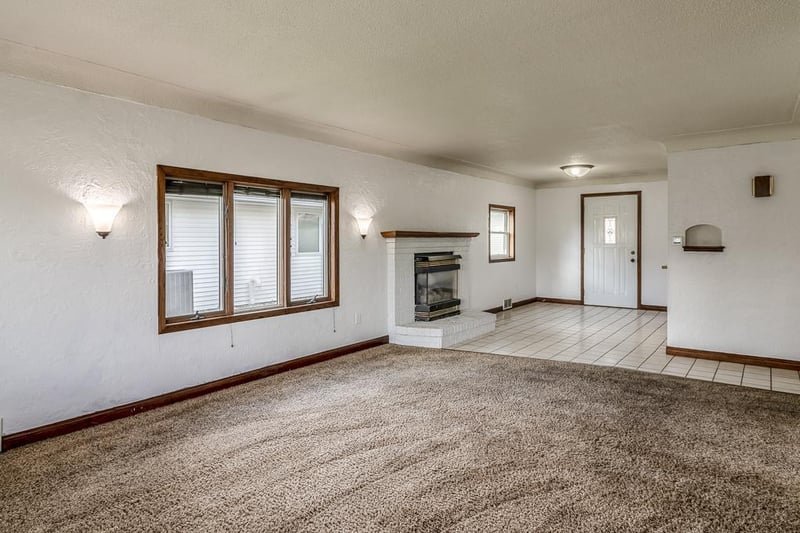522 1st St SE, Madelia, MN 56062