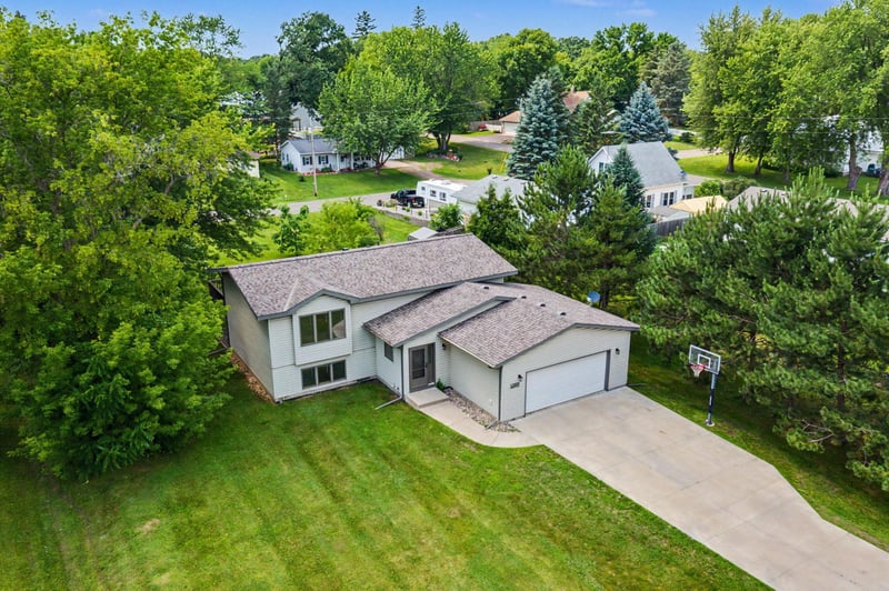 100 Vedders Ave, Pease, MN 56363