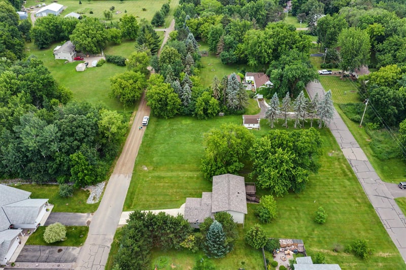 100 Vedders Ave, Pease, MN 56363