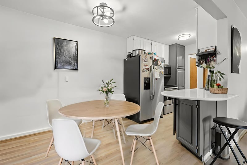 4379 Wilshire Blvd #208, Mound, MN 55364