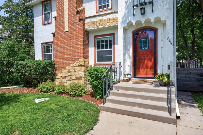 2716 E Minnehaha Pw, Minneapolis, MN 55406