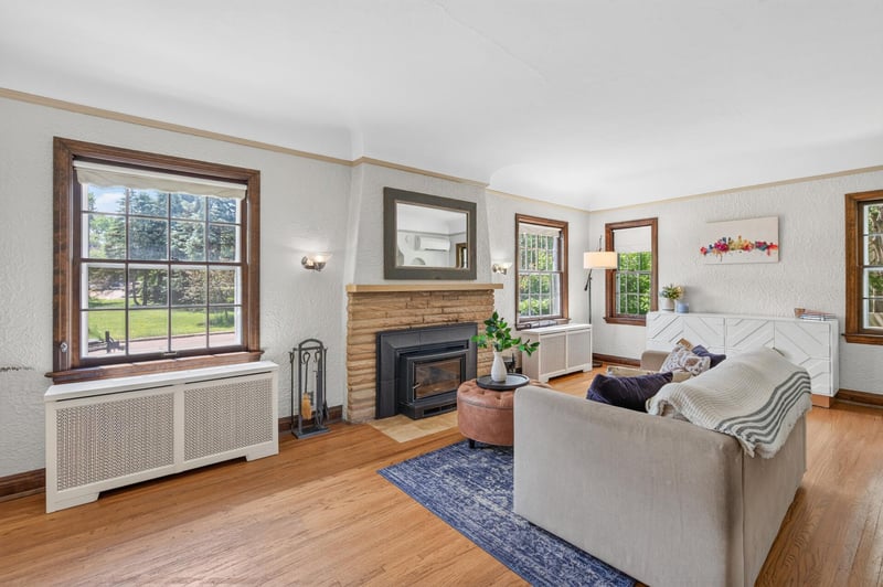 2716 E Minnehaha Pw, Minneapolis, MN 55406