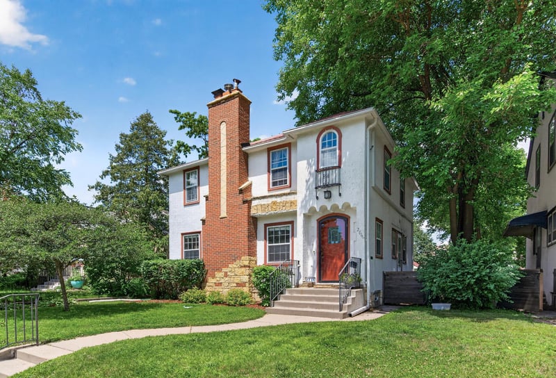 2716 E Minnehaha Pw, Minneapolis, MN 55406