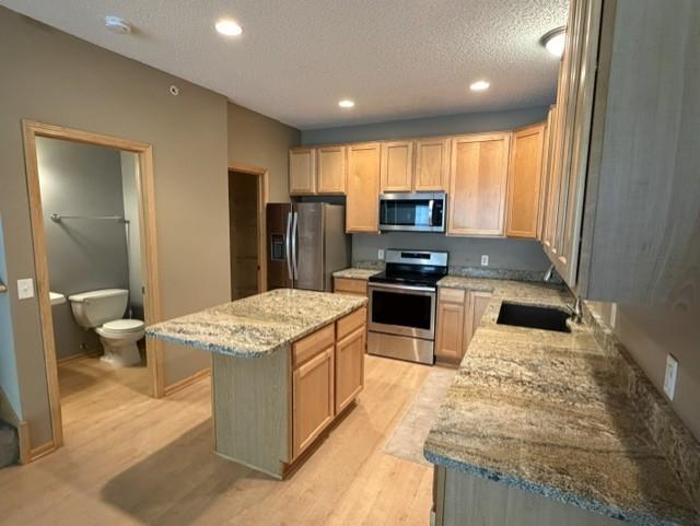 4820 Underwood Ln N #E, Plymouth, MN 55442