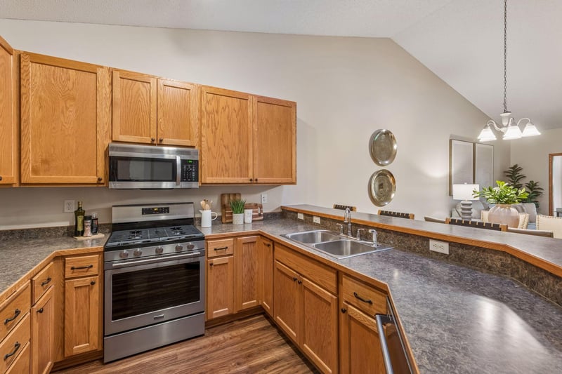 464 Meadow Ln, Norwood Young America, MN 55397