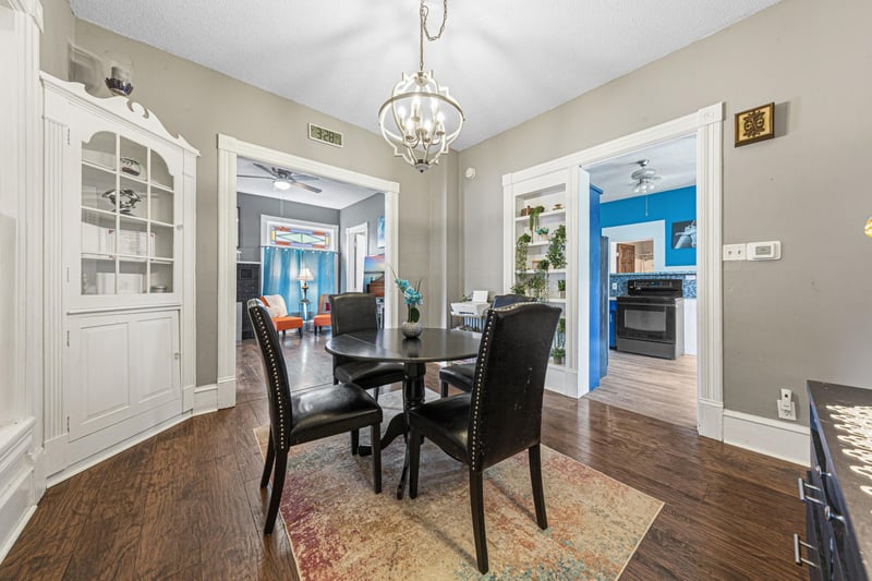 228 W 4th St, Blue Earth, MN 56013