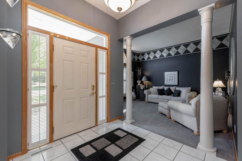 2153 Peregrine Ln, North Mankato, MN 56003