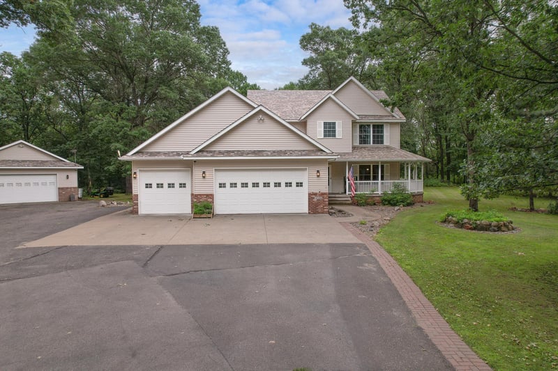 14586 31st St, Clear Lake, MN 55319