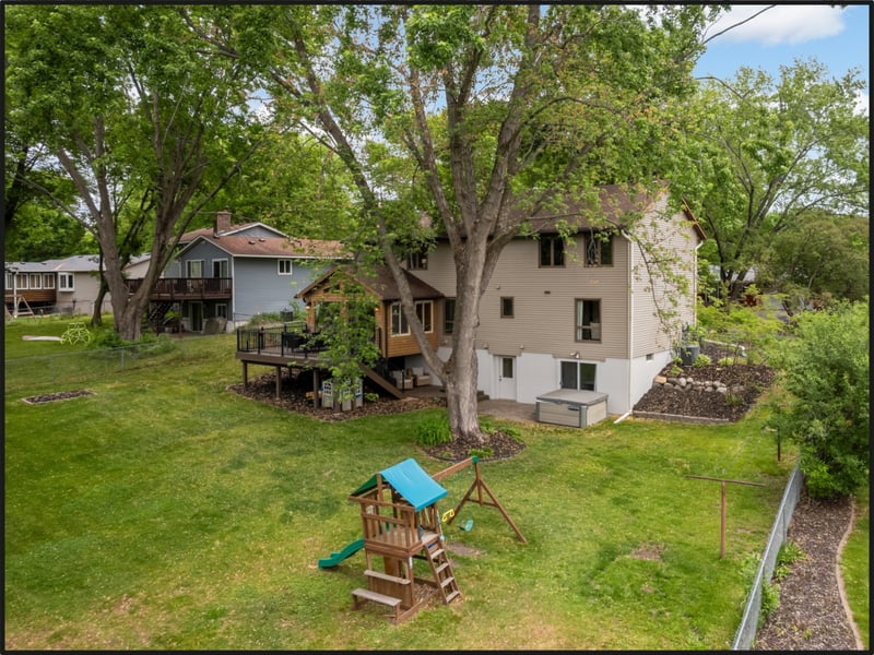 10587 Wellington Ln N, Maple Grove, MN 55369