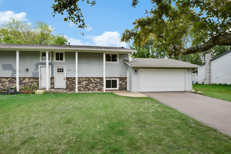 7315 Stewart Dr, Eden Prairie, MN 55346