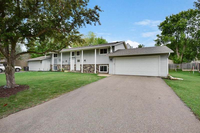 7315 Stewart Dr, Eden Prairie, MN 55346