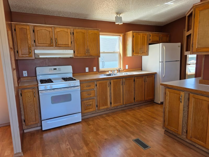 11 Holly Ln, Duluth, MN 55810