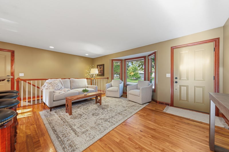 20 Mitchell Dr, Faribault, MN 55021