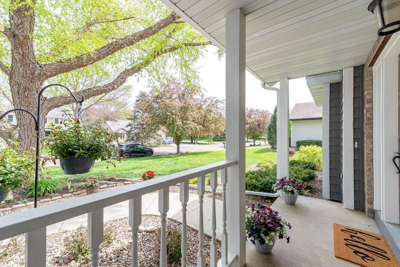 305 Chancery Ln, Mankato, MN 56001