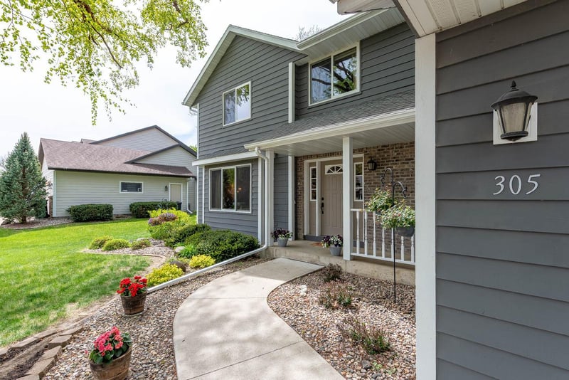 305 Chancery Ln, Mankato, MN 56001
