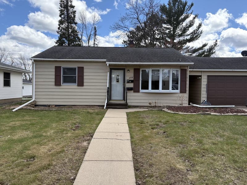 408 E 32nd St, Hibbing, MN 55746