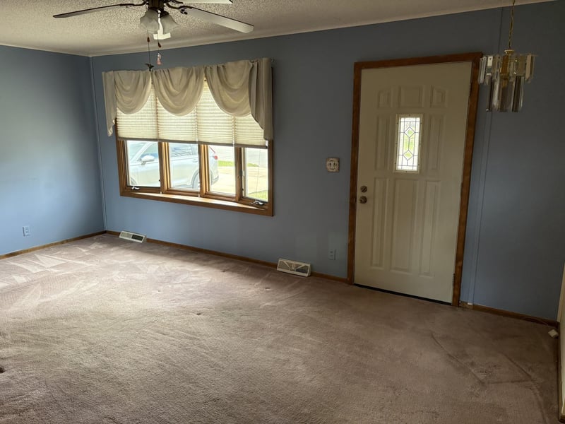 408 E 32nd St, Hibbing, MN 55746