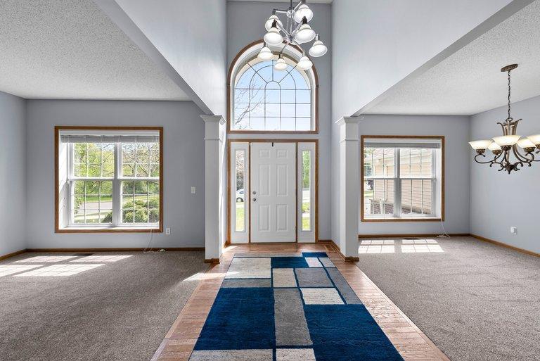 7128 Timber Crest Dr S, Cottage Grove, MN 55016