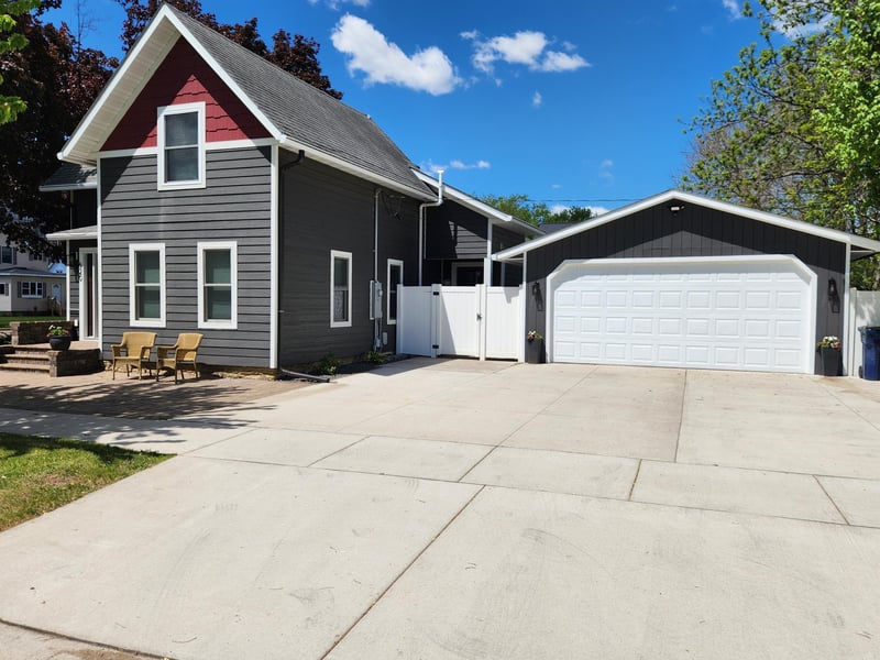 620 W Dwelle St, Lake City, MN 55041