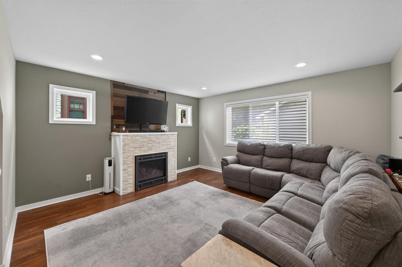 1443 Jefferson Ave, Saint Paul, MN 55105