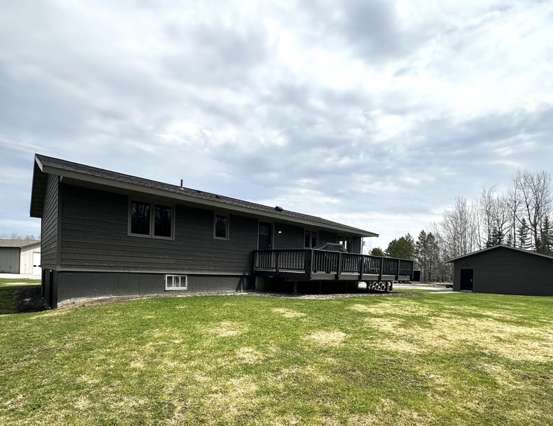 62638 300th St, Warroad, MN 56763