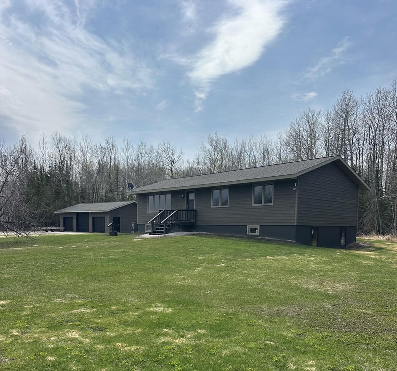 62638 300th St, Warroad, MN 56763