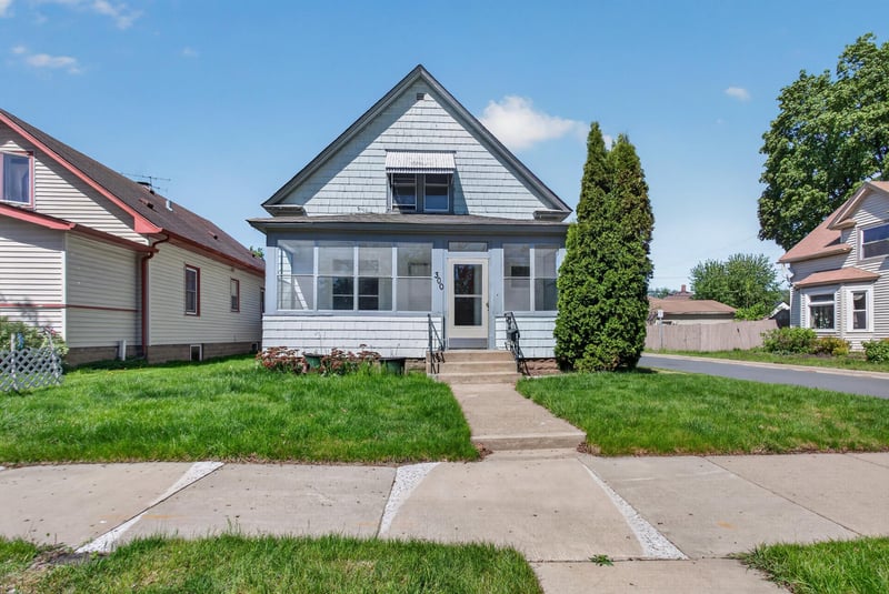 300 4th Ave S, South Saint Paul, MN 55075