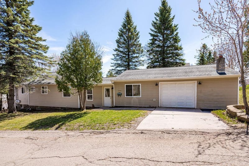 1540 N 7th Ave E, Duluth, MN 55805