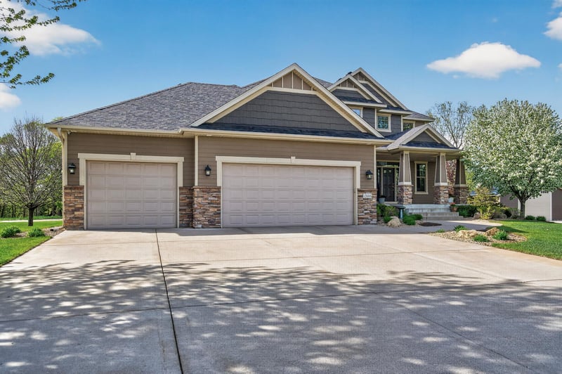 12686 NE 96th St NE, Elk River, MN 55330