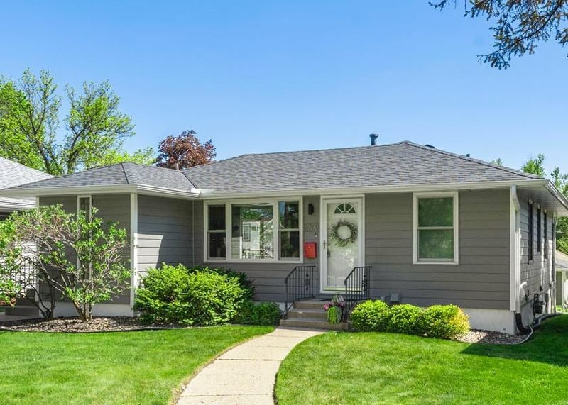 2709 W 60th St, Minneapolis, MN 55410