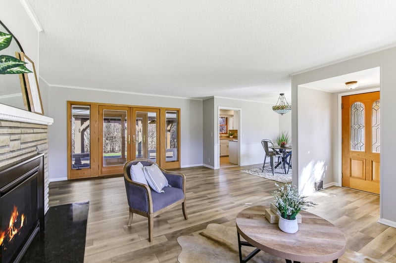 501 Drillane Rd, Hopkins, MN 55305