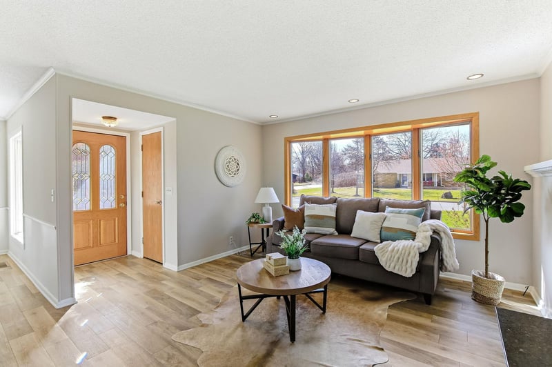 501 Drillane Rd, Hopkins, MN 55305